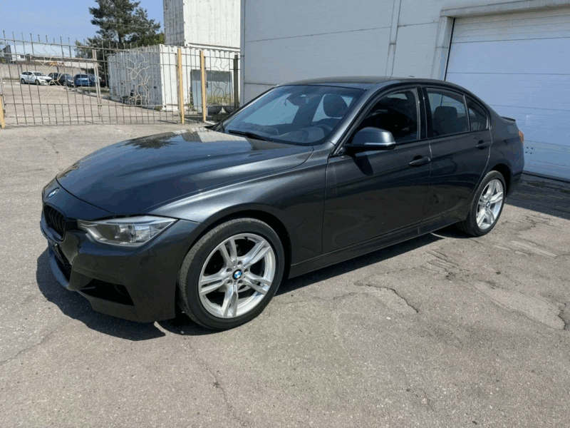 BMW 320i Седан