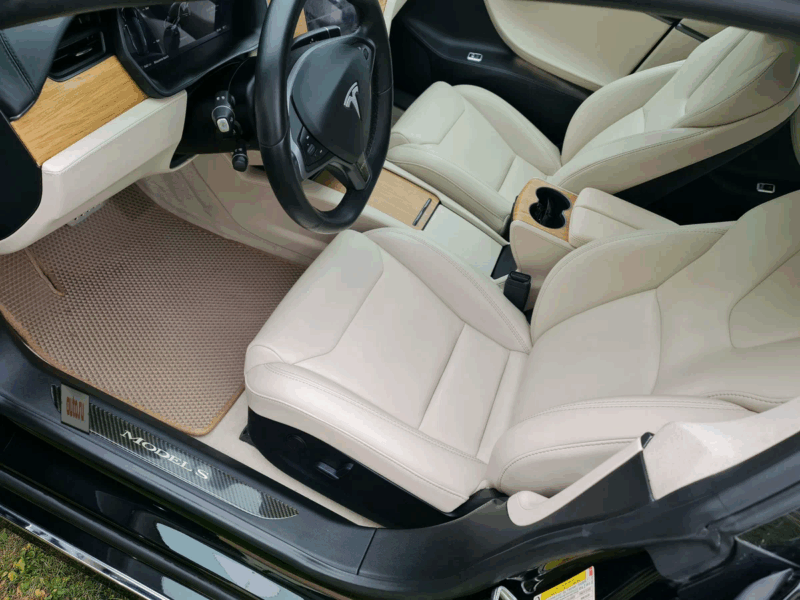 Tesla Model S Лифтбек